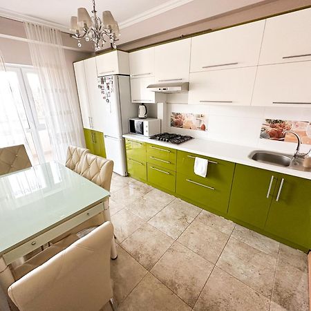 Bright & Quiet 2Room Apartment In City Center คีชีเนา ภายนอก รูปภาพ
